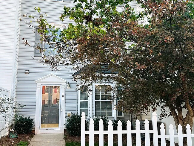 Photo - 3030 Barrymore St Unit Suite 101