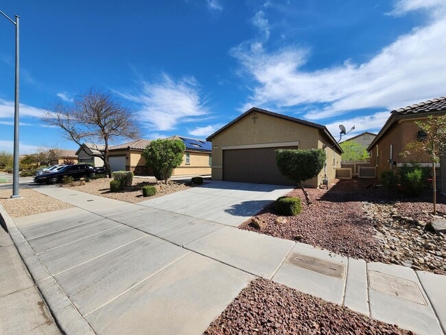 Photo - Beautiful Single Story 3 Bedroom close to Cadence