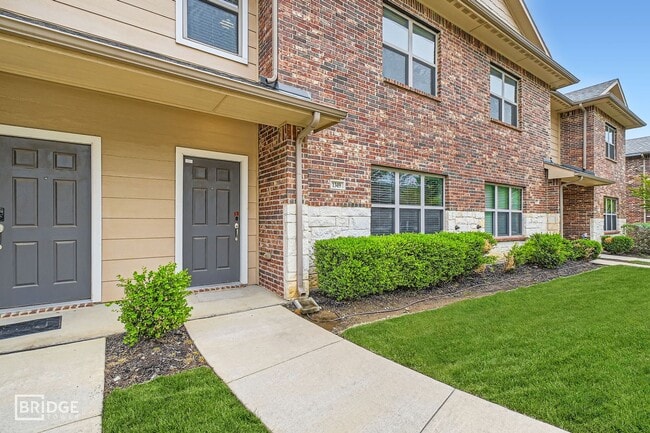 Photo - 1349 Lakecrest Ln