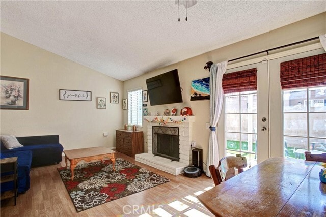 Photo - 985 Sunrise St