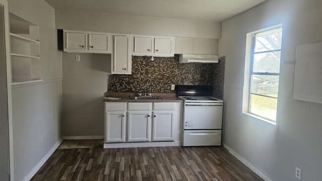 Photo - 9222 Lockwood Dr