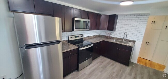 Building Photo - 1338 Main St Unit 7 Rental