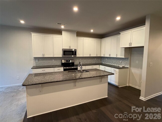 Photo - 318 Willow Wood Ct