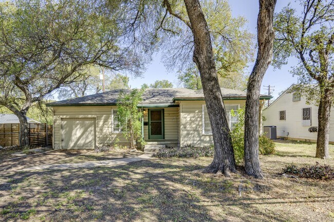 Building Photo - 1604 E 32nd St