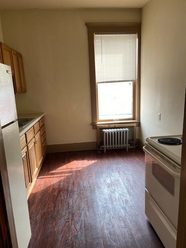 Photo - 303 E Mill St Unit 1