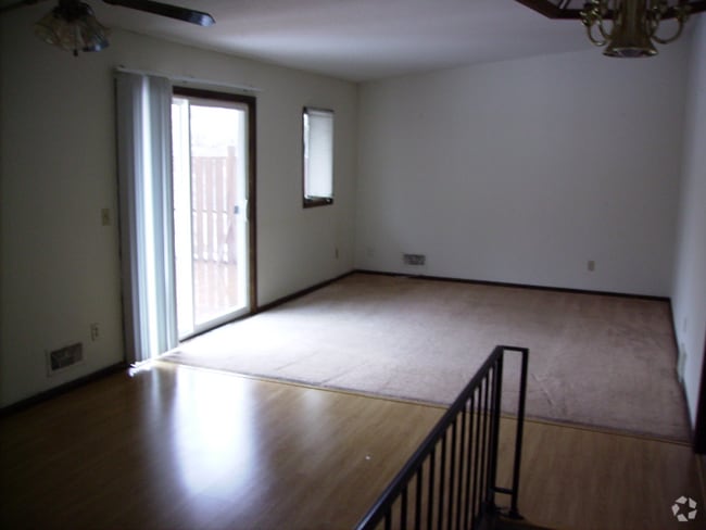 Building Photo - 6310 Kutcher Ln Rental