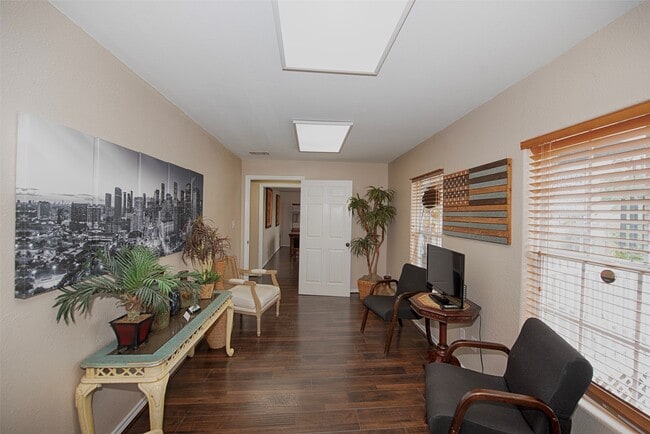 Photo - 715 Grand Ave