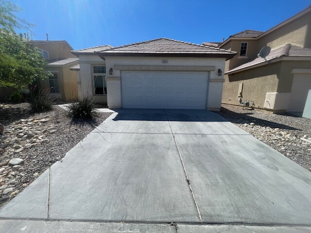 Building Photo - "Charming 3-Bed Oasis with 2 Full Baths in North Las Vegas – 1305 Sq Ft of Comfort!"