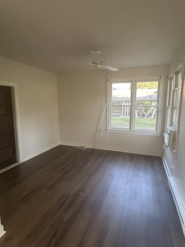 Photo - "Charming 450 sq ft Studio Retreat in Jonesboro: Perfectly Situated on S Madison St!"