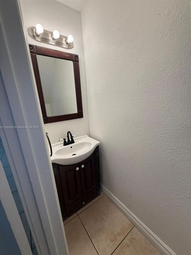 Photo - 2660 W 76th St