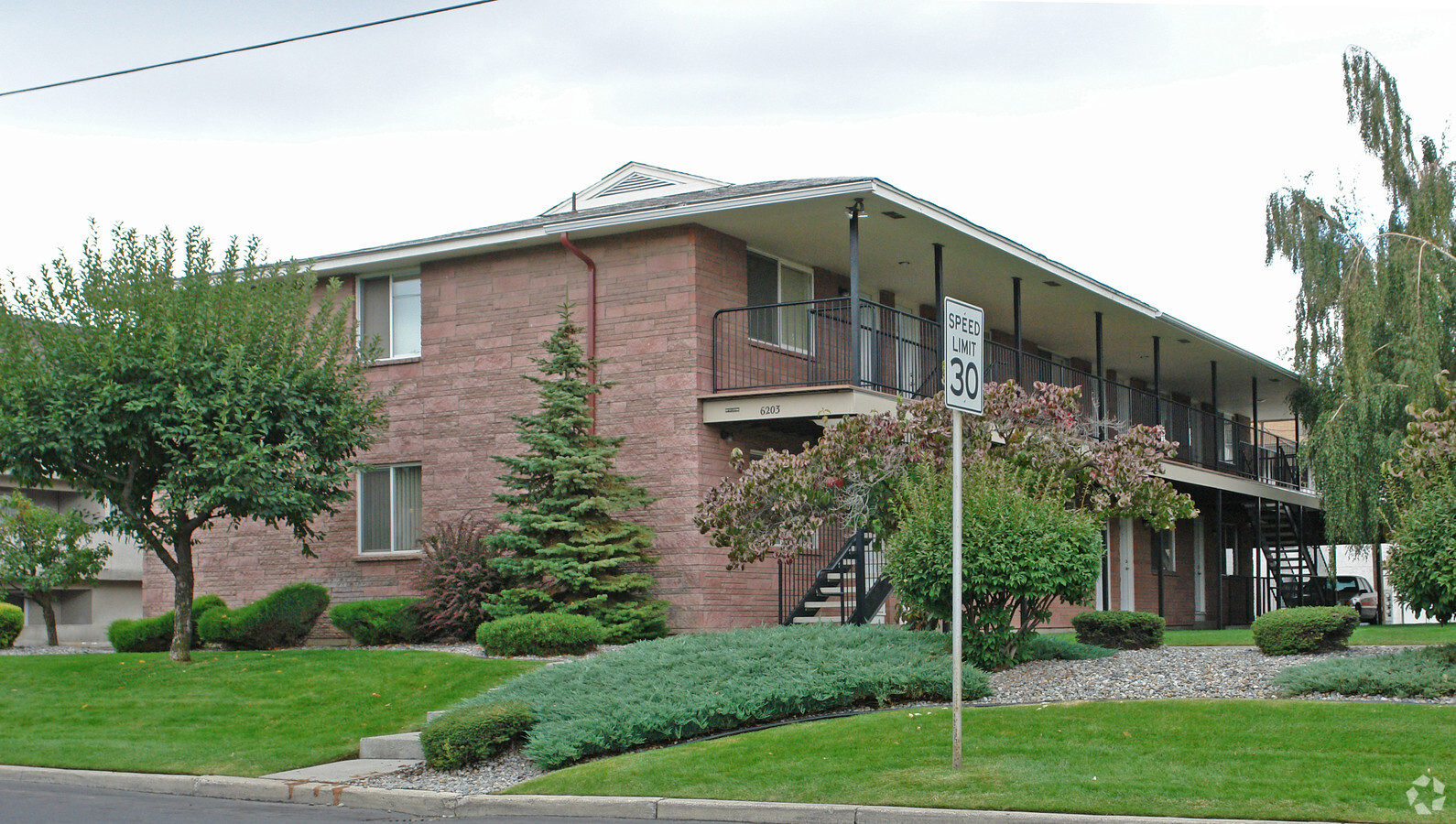 Singletree Apartments - Singletree Apartments