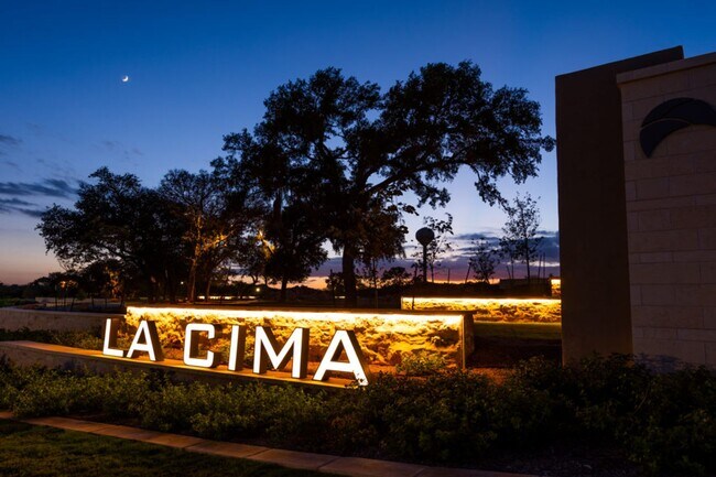 Photo - Gorgeous 3 Bed 2 Bath Home in La Cima with Fenced Yard!