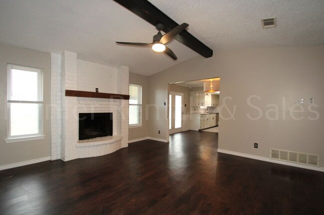 Photo - Stylish Killeen Retreat on Mountain View Drive