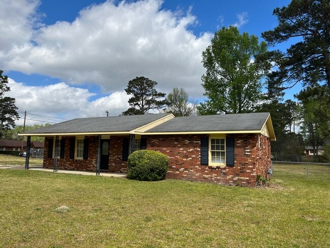 Photo - **AVAILABLE NOW**4 Bedroom / 1.5 Bathroom Home for Rent in East Columbus, GA***