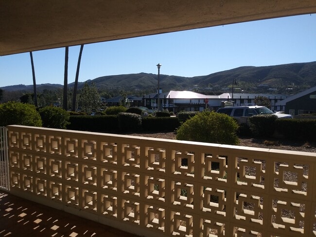 1009 La Pluma Ct Unidad Lake San Marcos Condo