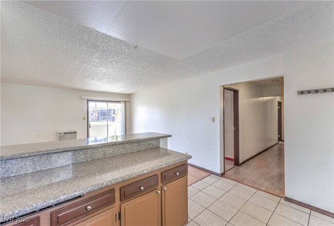 Photo - 5404 S Swenson St Unidad 34