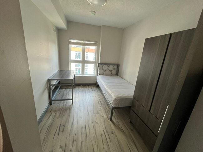 Photo - 258A-258A Sunview St