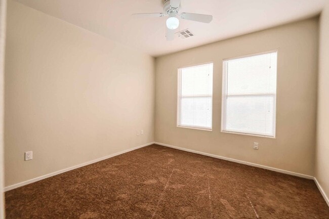 Photo - 2 BEDROOM TOWNHOUSE WITH GARAGE!