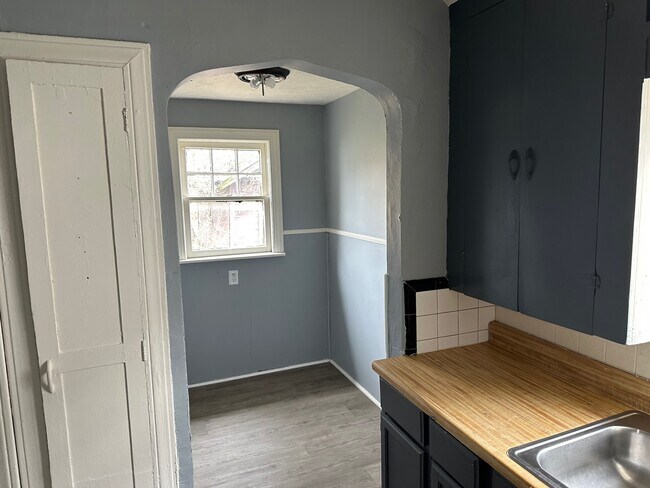 Photo - 350 Sturges Ave