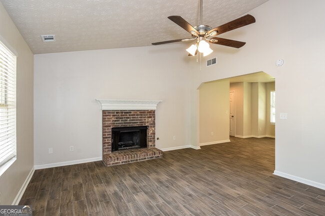 Photo - 10311 Commons Crossing