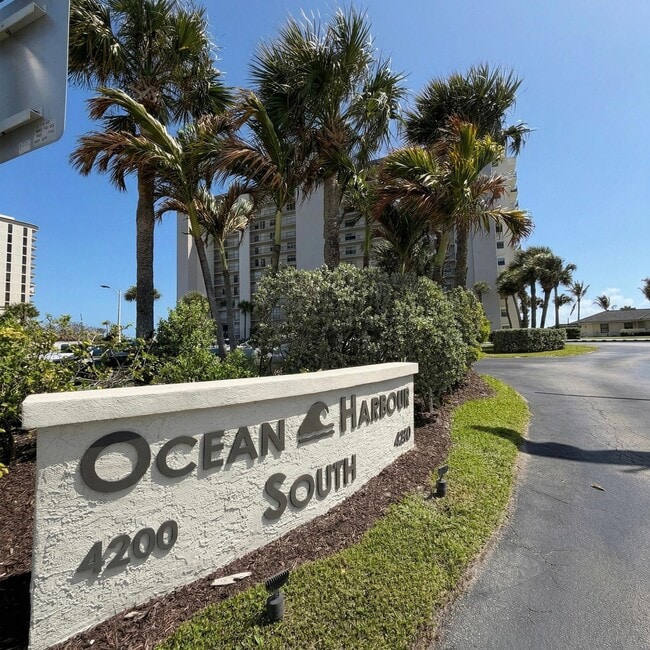 Building Photo - 4250 N Hwy A1A Unit 805