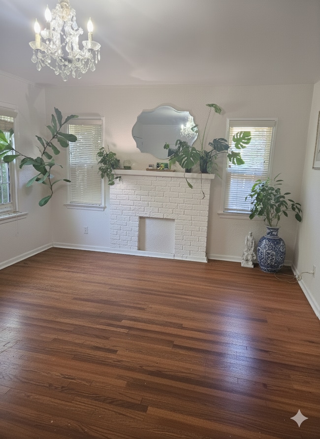 Building Photo - 430 S Oakhurst Dr Unit Lower Rental