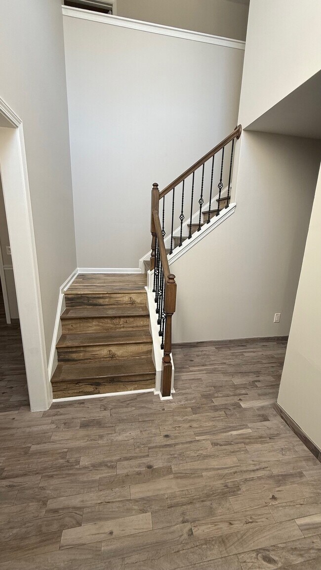 Photo - 2010 Lisa Springs Dr SW