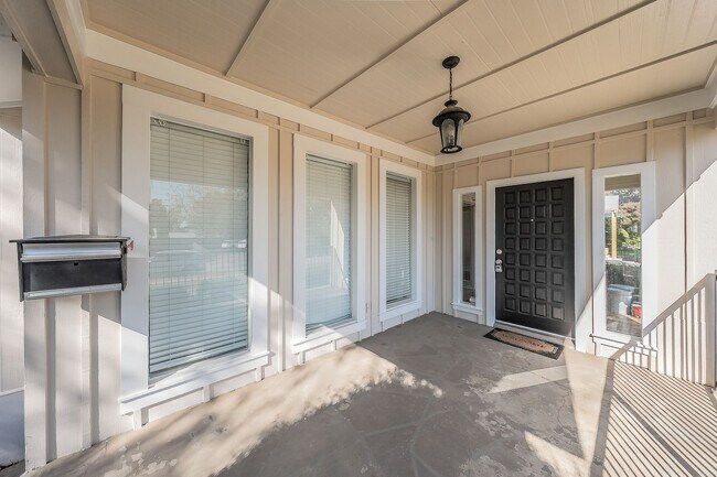 Photo - Charming Bungalow In Arlington Heights!