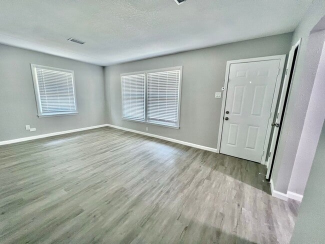Photo - 610 Garrett St