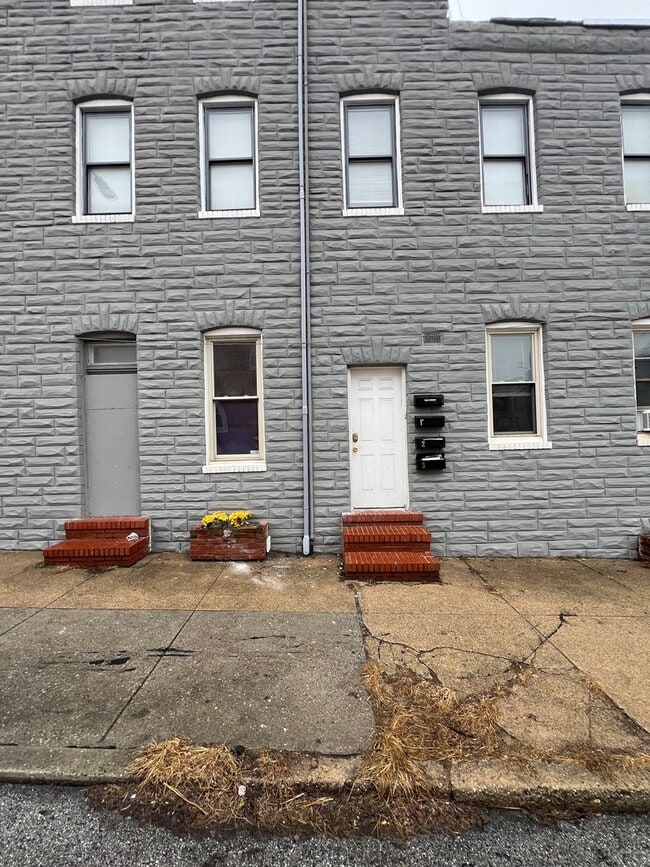 Building Photo - 1 Bedroom w/ Den in Federal Hill