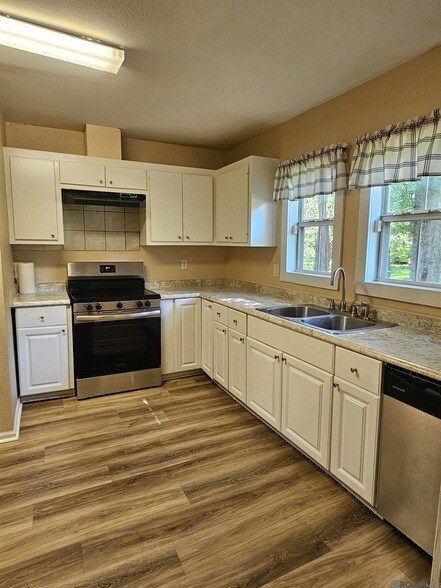 Photo - 1046 Sunshine Dr
