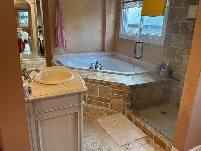 Photo - 2837 Myrtle Terrace