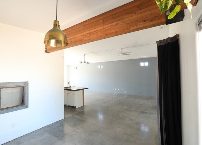 Photo - 421 E Lester St