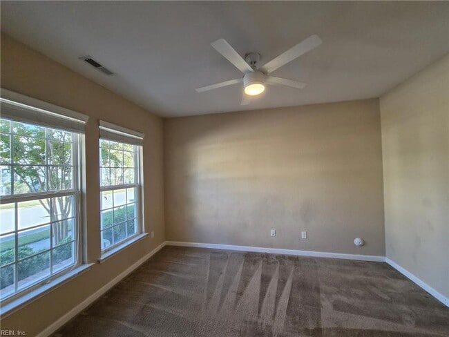 Photo - 279 Tigerlilly Dr