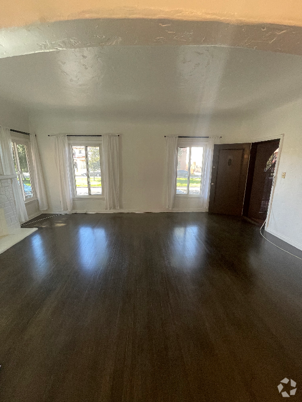 Building Photo - 4308 8th Ave Unit 4308 8th Ave Rental