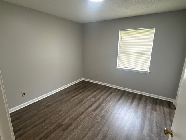 Bedroom - 3931 Callahan Dr