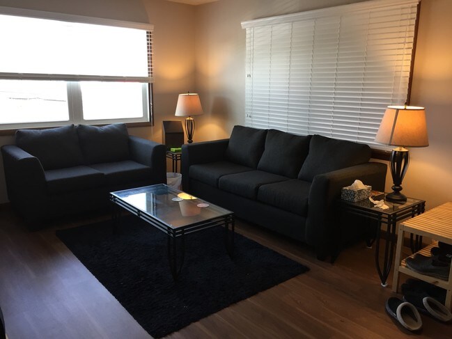 Photo - Smith Apartments @ 1010 West Clark