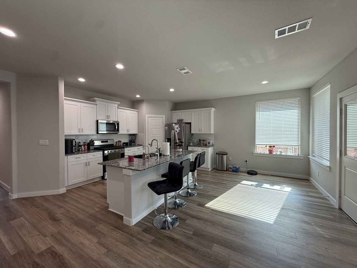 Photo - 2207 Matheson Dr