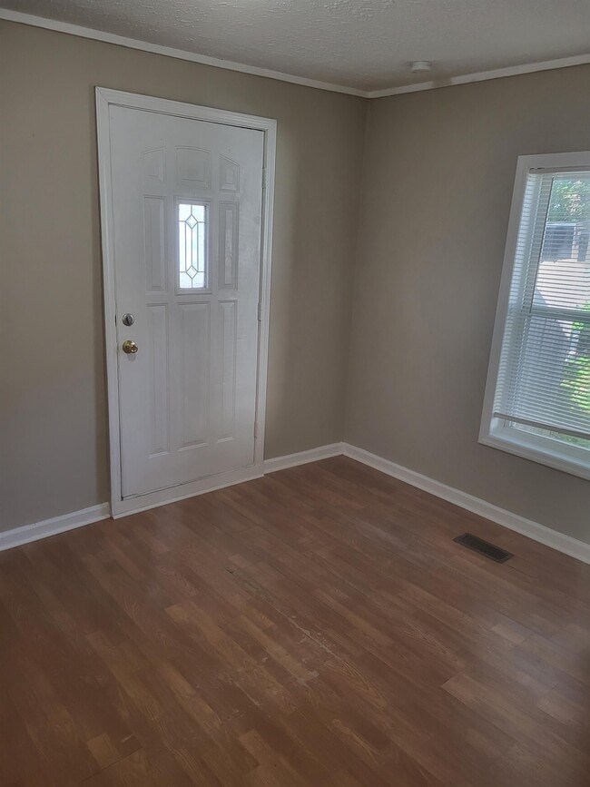 Photo - 125 E Locust St