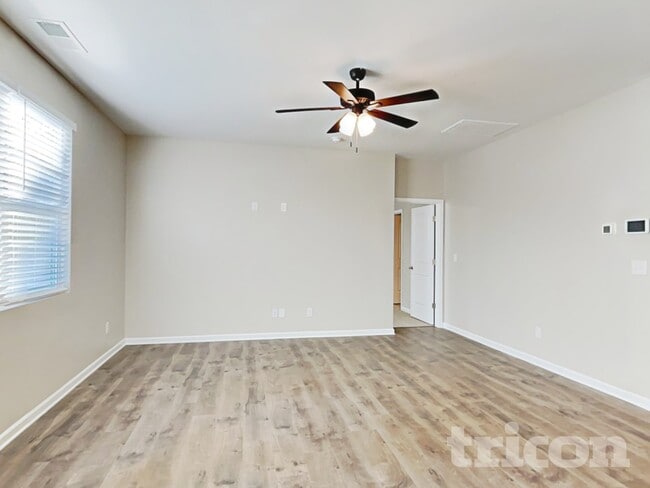 Photo - 201 William Dylan Dr