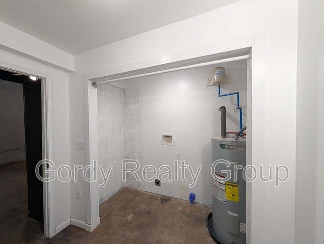 Photo - 2807 Bertram St