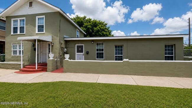 Building Photo - 1049 Pippin St