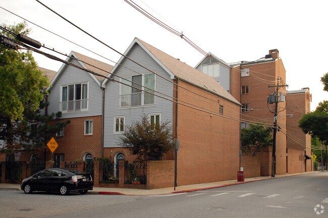 Photo - Tecumseh Condominiums