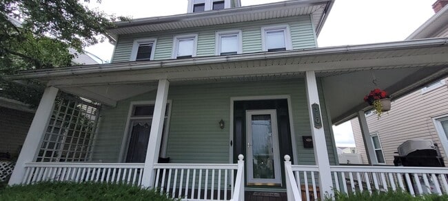 4 Bedroom 1 bathroom home located in Leola PA - 4 Bedroom 1 bathroom home located in Leola PA