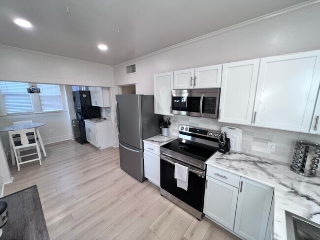 Photo - 517 Europe St