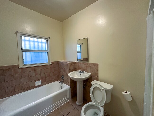 4264 Leimert Blvd