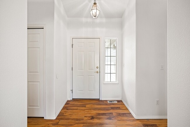 Photo - 658 N Katie Way