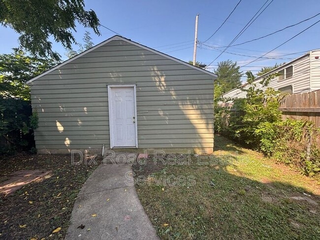 Photo - 67 S McGee St