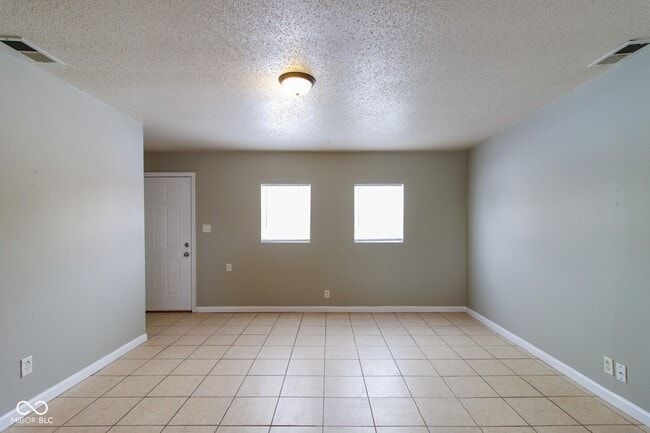 Photo - 6213 Commodore Dr