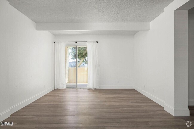 Building Photo - 255 S Ventura Rd Rental